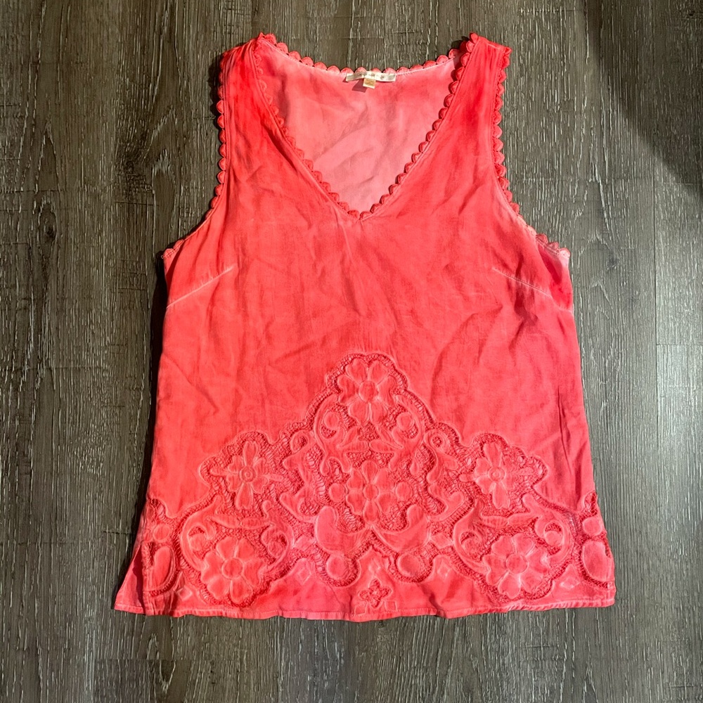 Skies are Blue double layered sleeveless blouse
